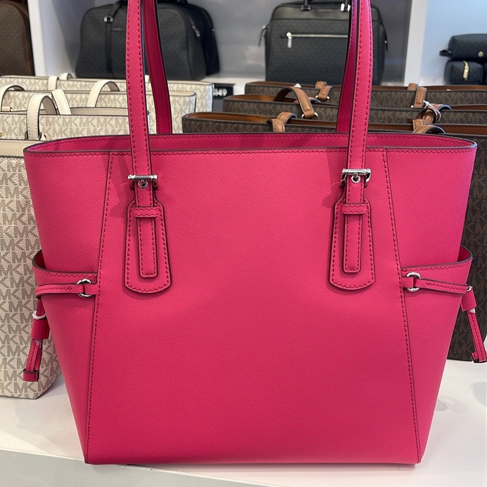 Michael Kors Voyager Large Saffiano Leather Tote Bag
Dragonfruit 
NWT - Picture 10 of 16